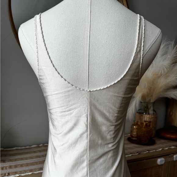 Bali Studio | Vintage Cream Slip Dress - Picture 6 of 7